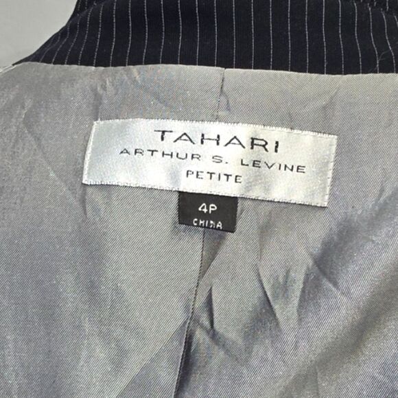 Tahari Four Button Pin Striped Blazer Size 4 Petite - Picture 10 of 11